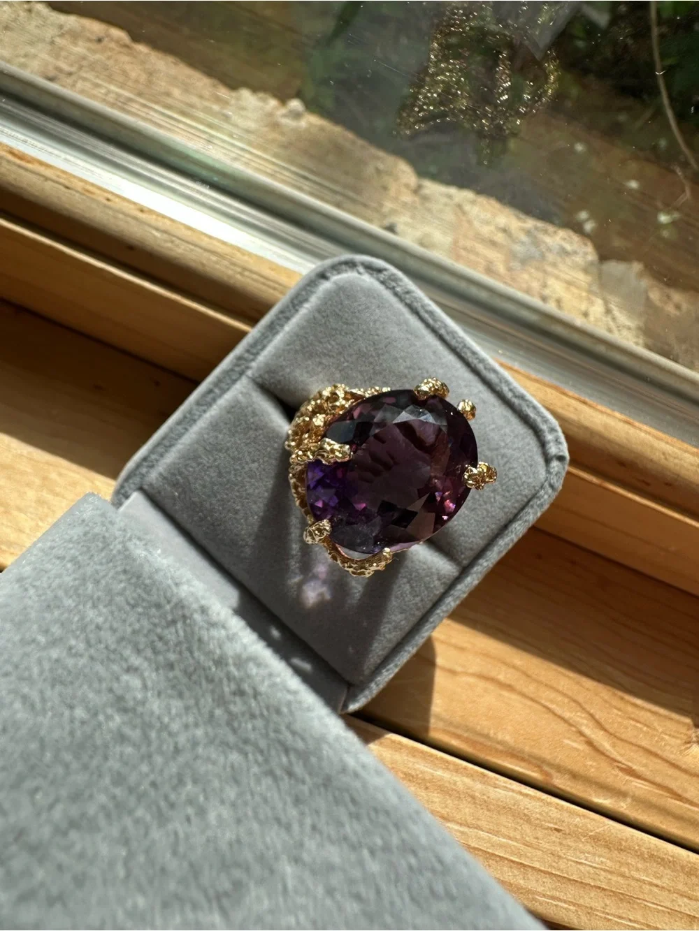 XXL Amethyst Oval set in 14K Brutalist Style Vintage Ring